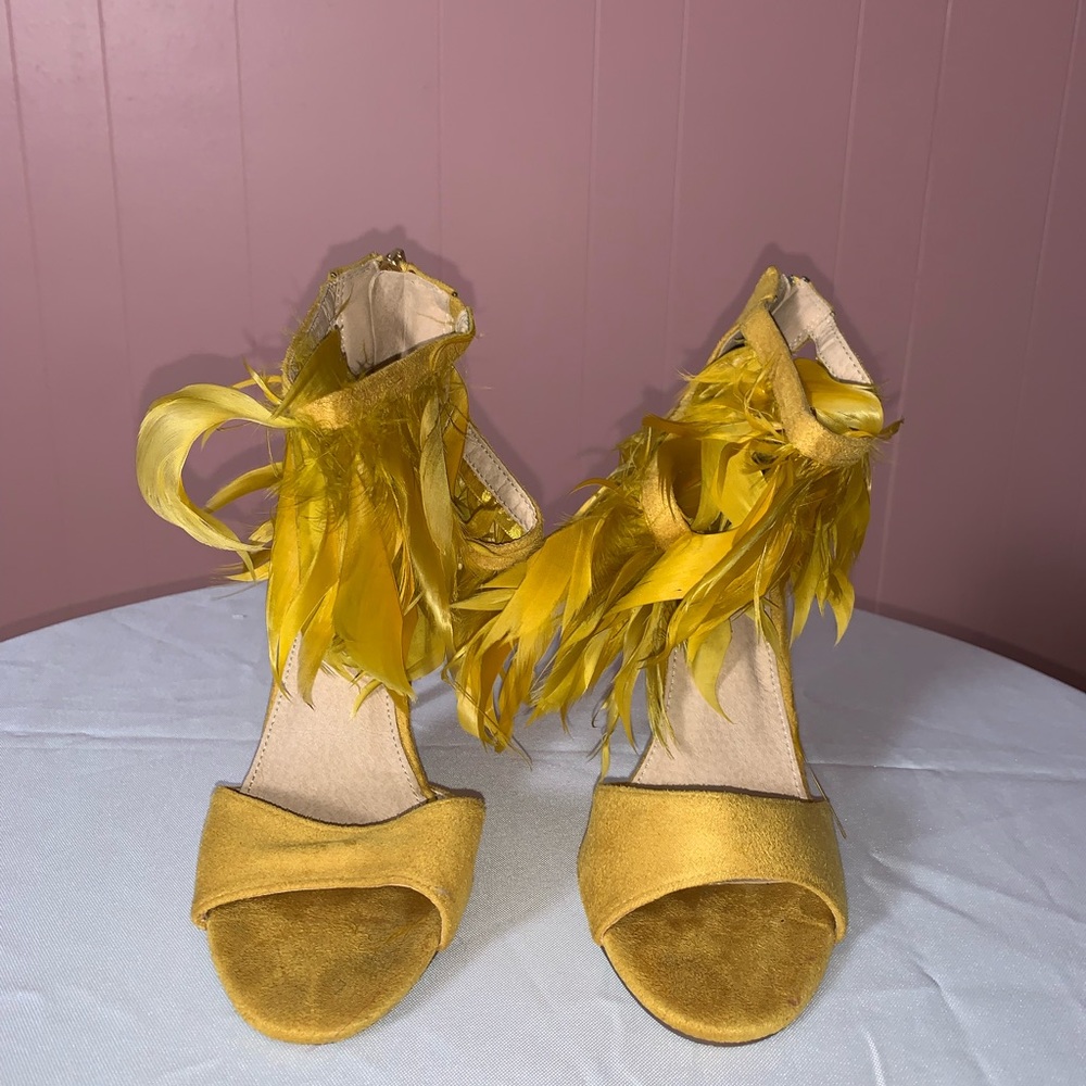 Feathered golden yellow heels size 9